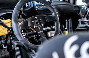 Steering wheels and hubs